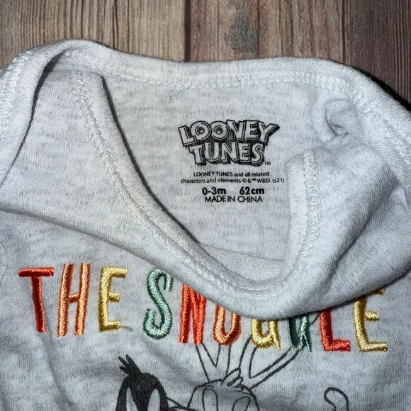Looney Tunes 0-3 Months Onesie - Picture 3 of 4